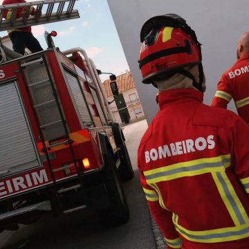 Bombeiros de Almeirim socorrem trabalhadores feridos com gravidade em acidente de trabalho