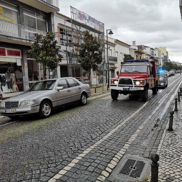 Acidente em Almeirim com carro e moto