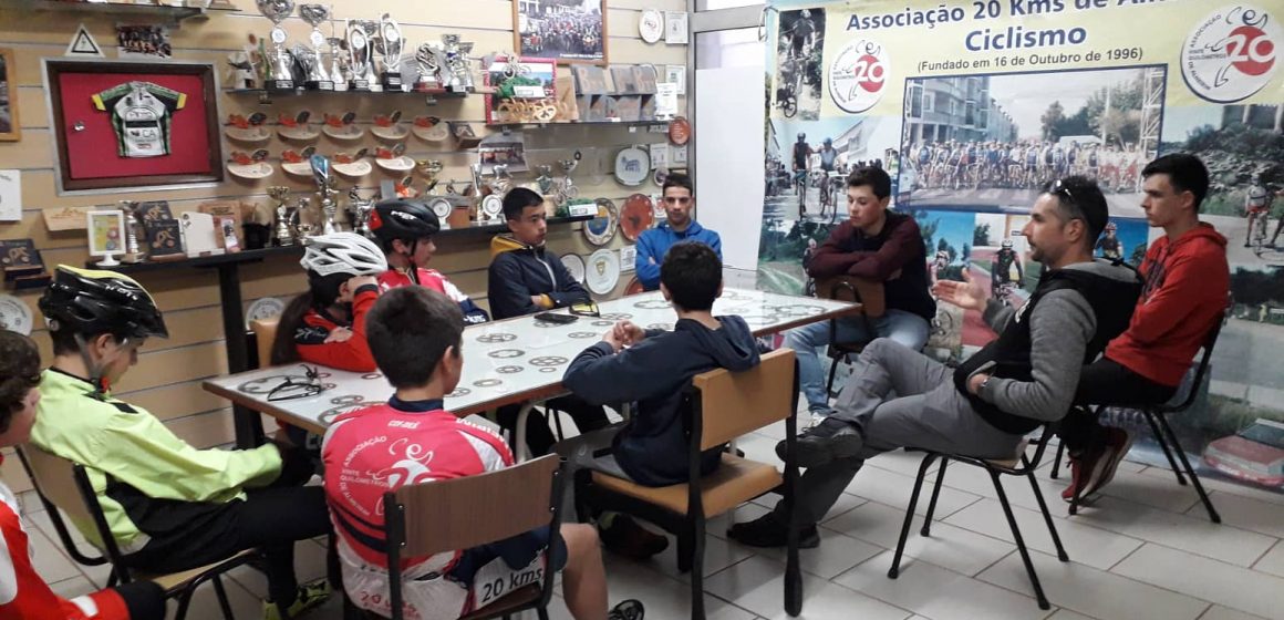 Treino na sala de troféus com exemplos práticos