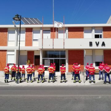 Bombeiros de Almeirim fazem homenagem a bombeiro que morreu no fogo de Oleiros