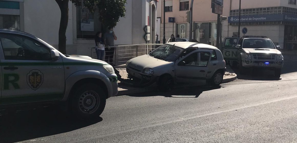 Acidente junto à Praça da República