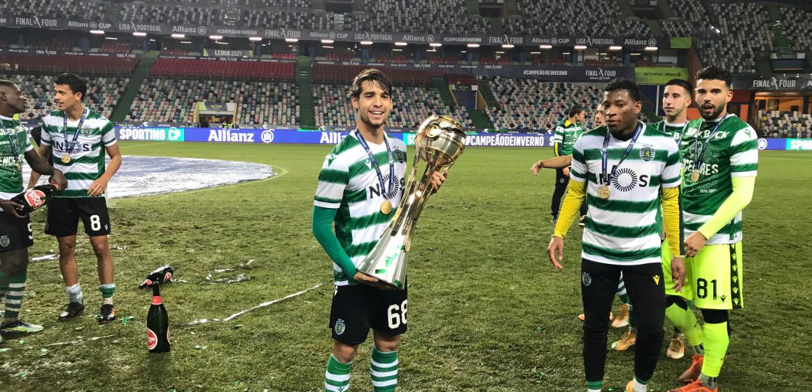 Jogador almeirinense vence Taça da Liga