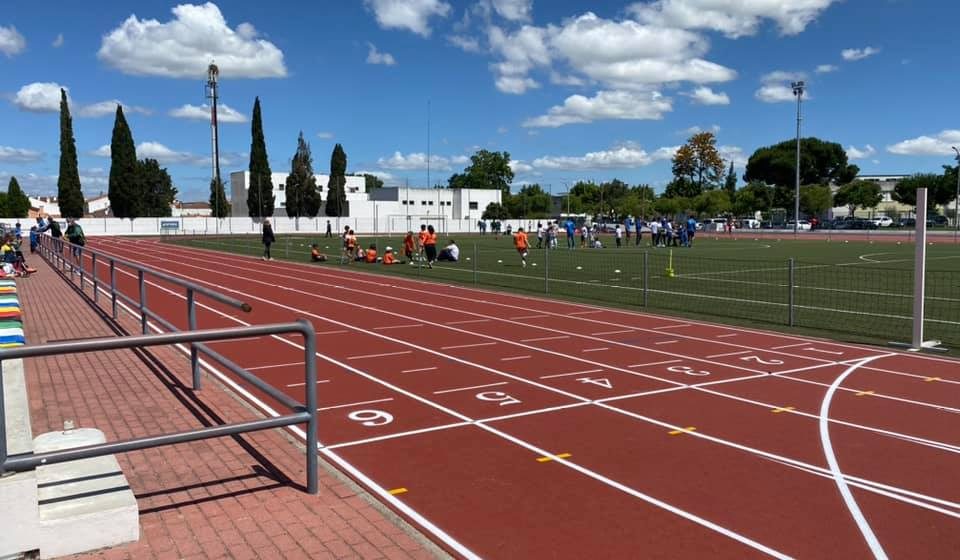 Ana Teixeira e Afonso Augusto vencem torneio de verão em casa