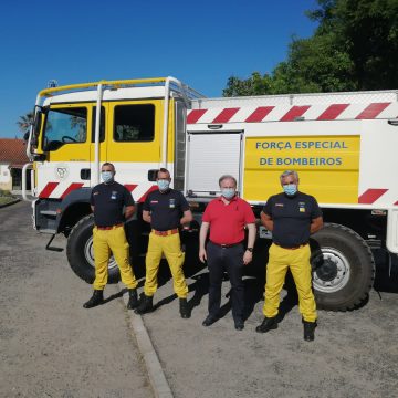 Bombeiros de Almeirim para combater fogo na Madeira