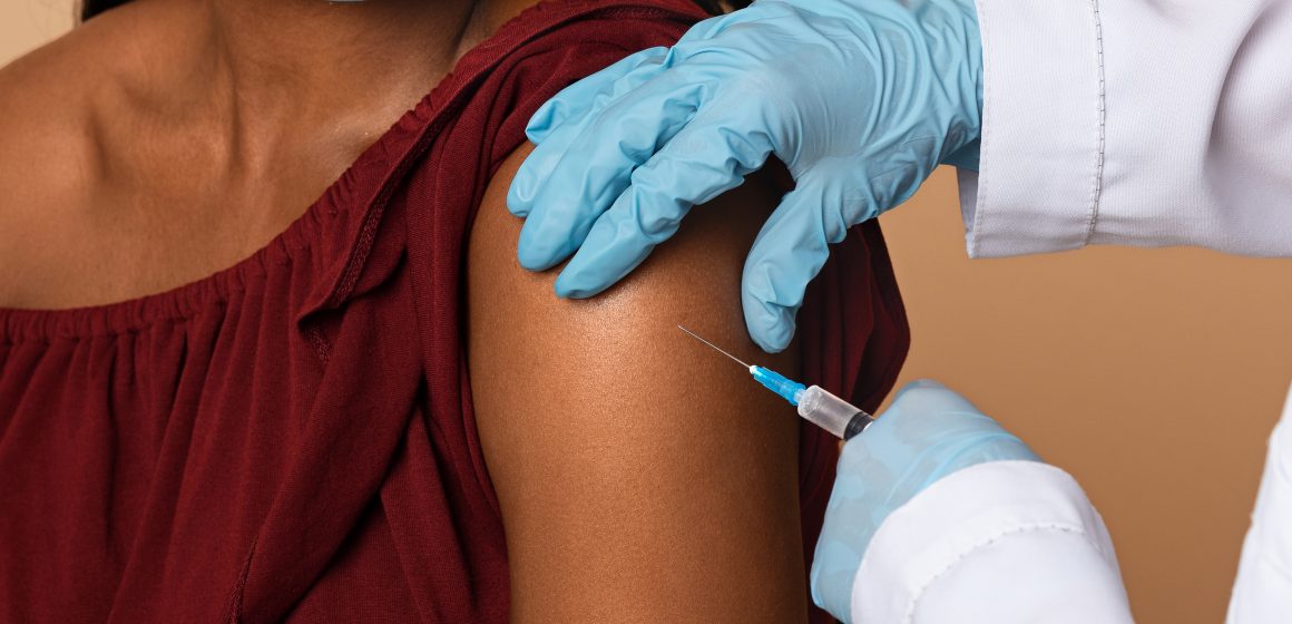 Jovens dos 12 aos 15 anos já têm data de autoagendamento para a vacina
