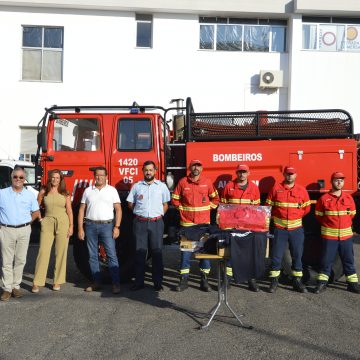 C.A Ferreira oferece equipamento aos Bombeiros Voluntários de Almeirim