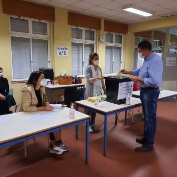 Eleições Autárquicas: Joaquim Catalão vota