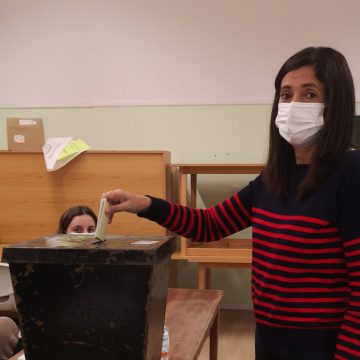 Eleições Autárquicas: Cândida Lopes vota