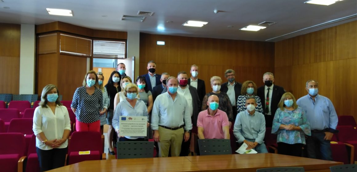 MovAlmeirim apresenta melão a polacos