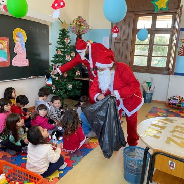 Executivo da Junta Raposa veste-se de Pai Natal