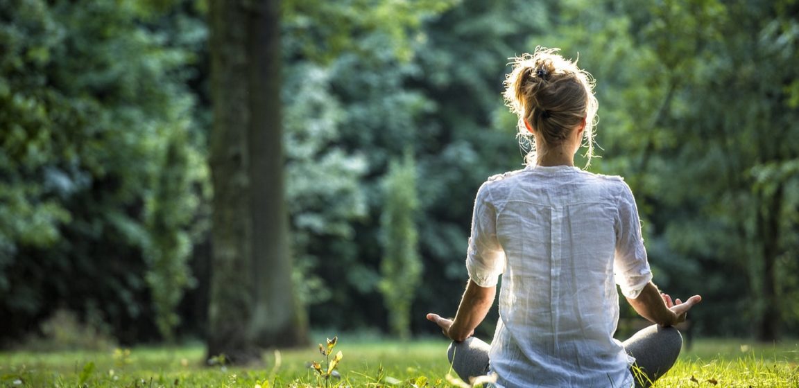 Funcionários da Câmara fazem pausas para ginástica e meditação