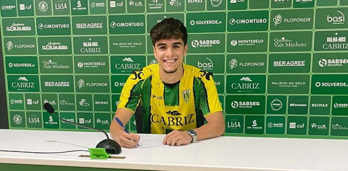 Simão Duarte renova com o CD Tondela