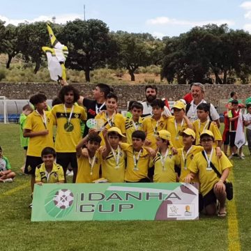 Equipa de sub-11 e sub-12 do Fazendense nos torneios de Idanha-a-Nova e Penamacor