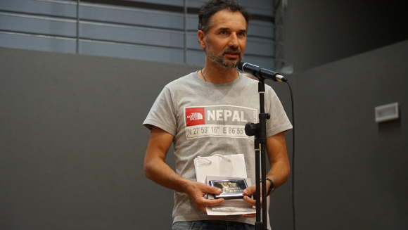 Pedro Bento apresenta documentário e organiza evento solidário