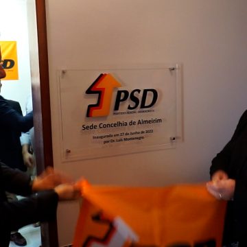 Presidente do PSD inaugura sede do partido em Almeirim (c/vídeo)