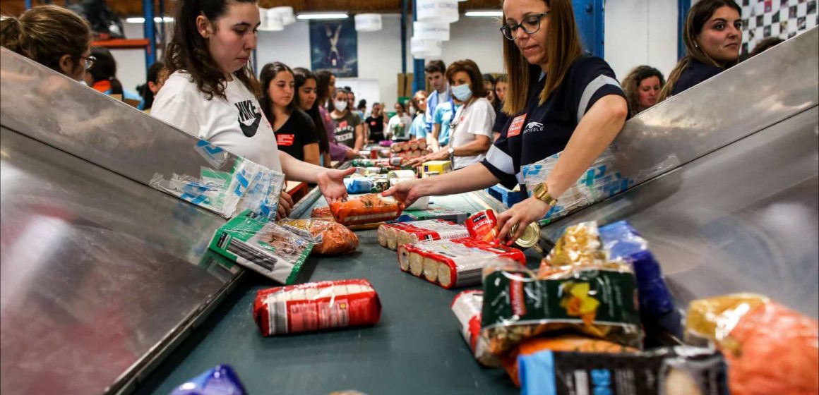 Segurança Social corta apoio alimentar a centenas de famílias