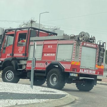 Incêndio provoca danos em anexo de habitação em Fazendas de Almeirim