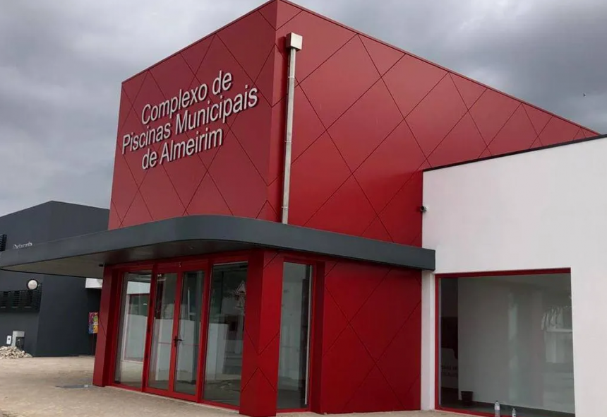Piscinas Municipais de Almeirim assinalam Dia da Mãe com aulas para mães e filhos