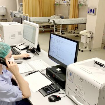 Enfermeiros do Hospital de Santarém informam família dos doentes após cirurgias