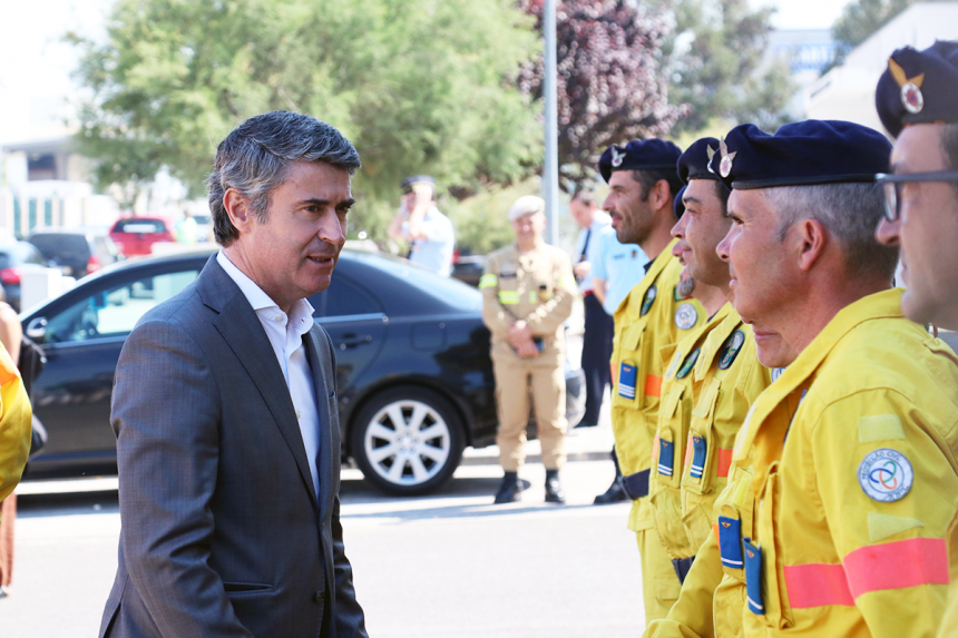 Aberto concurso para 25 bombeiros sapadores na Base da Força Especial de Proteção Civil em Almeirim