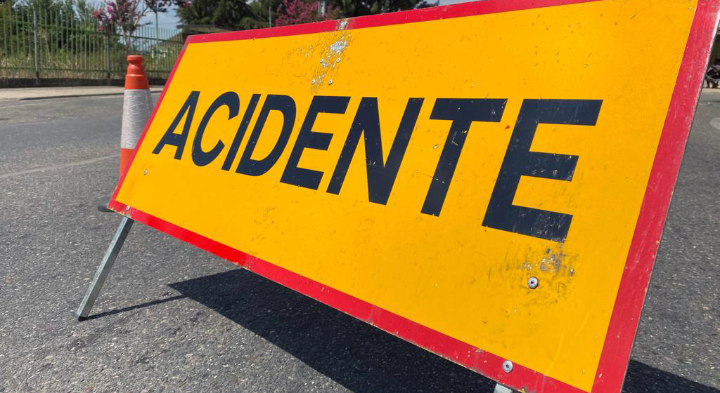 Despiste seguido de capotamento provoca dois feridos na estrada do campo