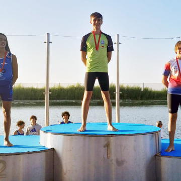 Atletas almeirinenses em destaque no campeonato regional de velocidade de canoagem