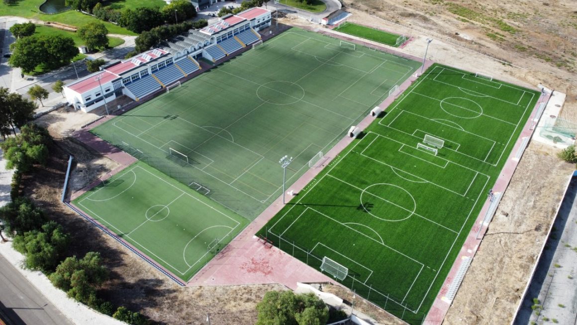 Obras no estádio Municipal de Almeirim em fase de conclusão