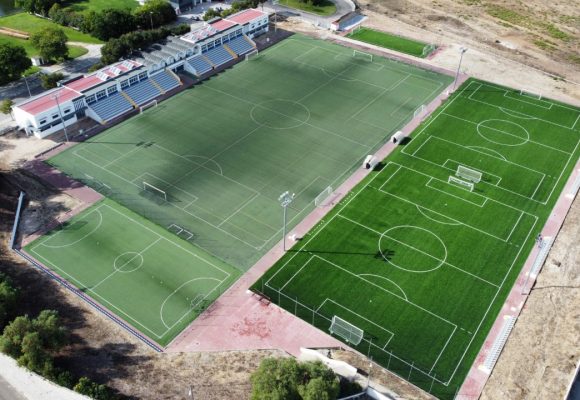 Estádio Municipal de Almeirim inaugurado ao fim de uma década de obras