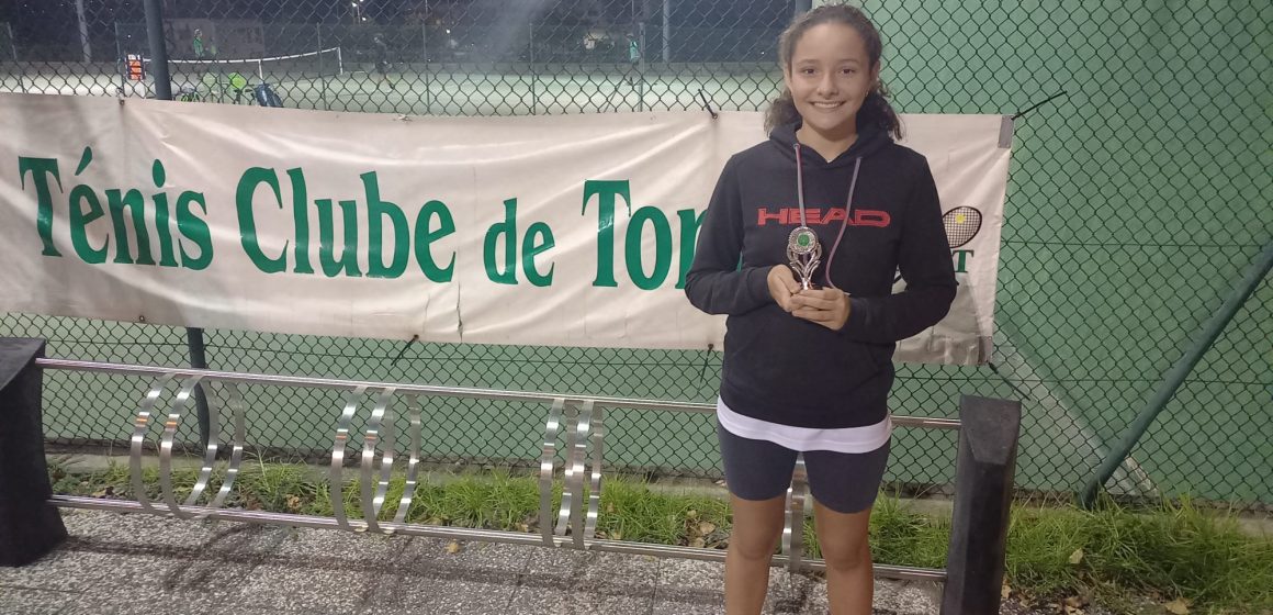 Tenistas de Almeirim participam nos Campeonatos Nacionais individuais