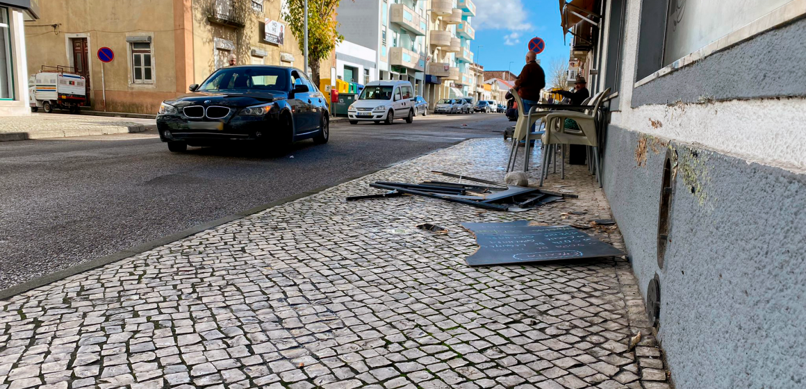 Acidente aparatoso condiciona trânsito em Almeirim