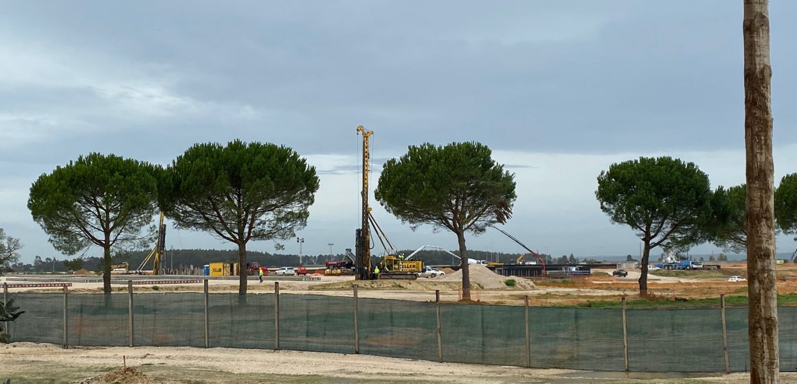 Moradores queixam-se do barulho noturno das obras na base logística da Mercadona