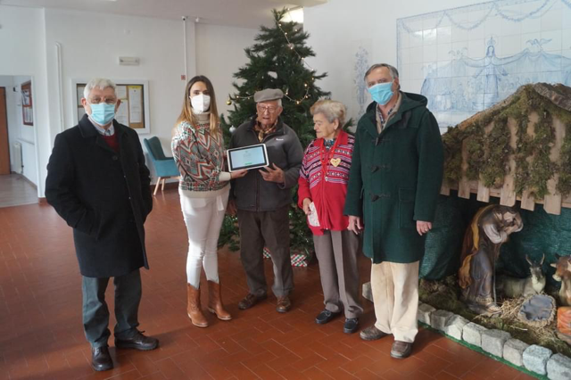 Rotary Club de Almeirim dá tablet ao Lar São José
