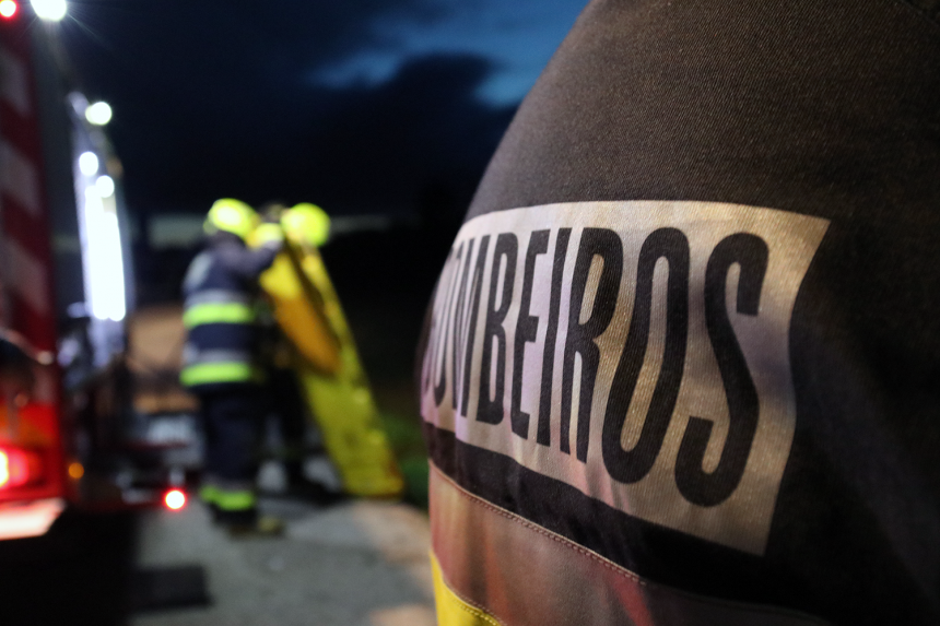 Idoso em estado grave devido a queda em Foros de Benfica