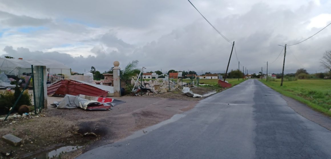 Mini-tornado provoca muitos estragos no concelho (c/fotos)