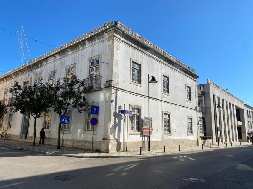 Palestra “Pais, vamos falar de birras?” no Salão Nobre da Câmara Municipal de Almeirim