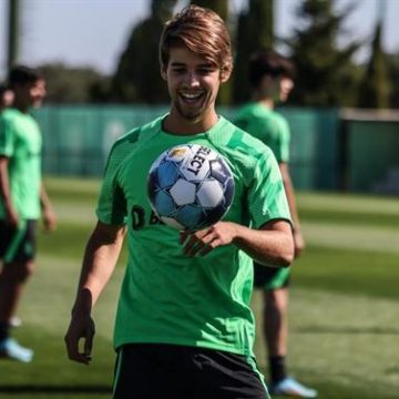 Daniel Bragança já treina com bola