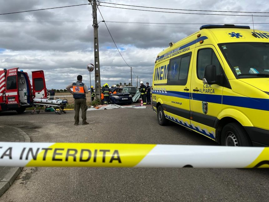 Colisão provoca três feridos, entre eles um bebé, em Fazendas de Almeirim