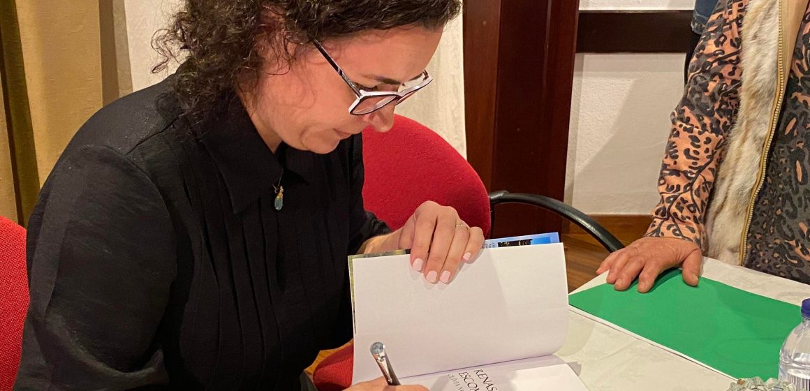 Olívia Maria apresenta primeiro romance de ficção na Biblioteca Municipal de Almeirim