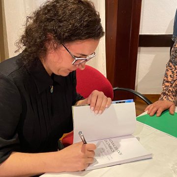 Olívia Maria apresenta primeiro romance de ficção na Biblioteca Municipal de Almeirim