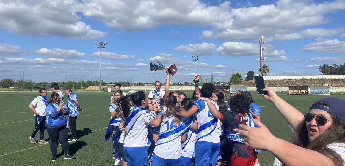 Futebol Feminino: U. Almeirim vence em Santarém, Leiria e Lisboa