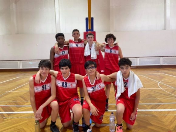Basquetebol: 20 kms  jogam três meias finais