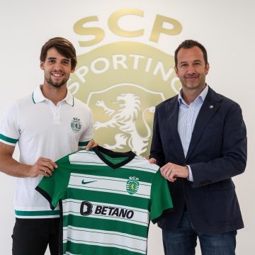 Daniel Bragança renova com o Sporting CP em dia de aniversário