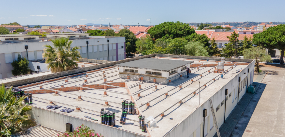 Obras do ciclo atrasadas e com quase 300 mil euros de trabalhos a mais