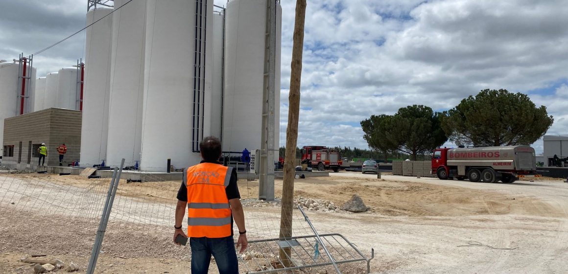 Incêndio nas obras da Mercadona em Almeirim