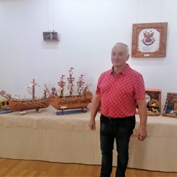 Francisco Veríssimo apresenta exposição de miniaturas “Amor com Arte”