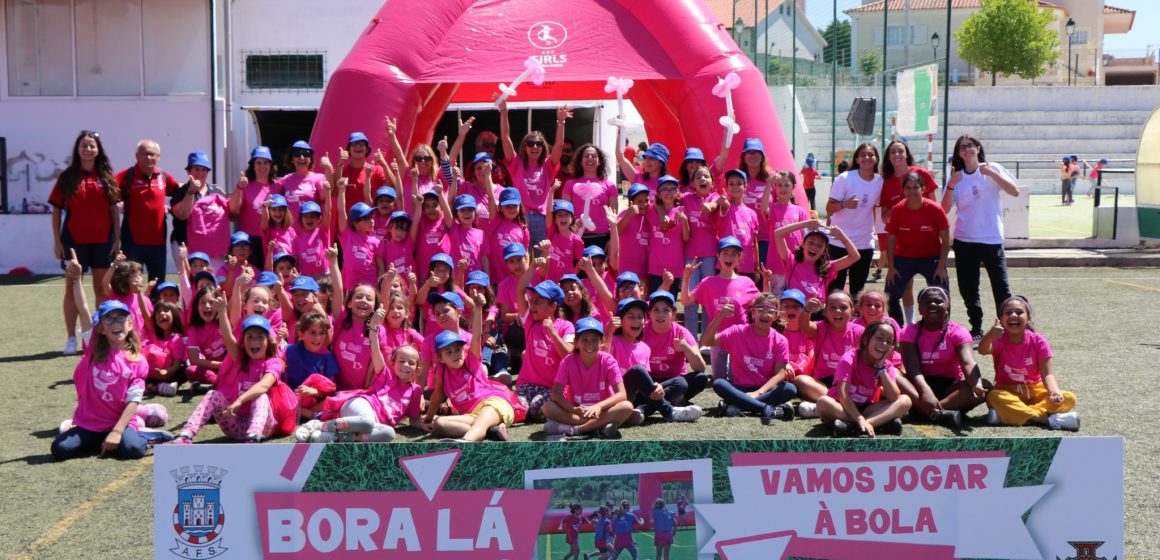 “Bora Lá Meninas, Vamos Jogar à Bola” adiado em Almeirim