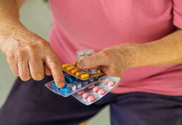 Idosos com desconto imediato na compra de medicamentos