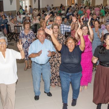 Terceira idade de Almeirim reúne-se em festa 