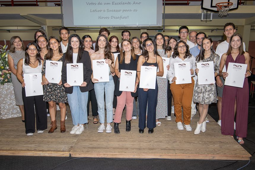 Mais de 150 alunos do concelho distinguidos com o Prémio Dr. António Cláudio (c/fotos)