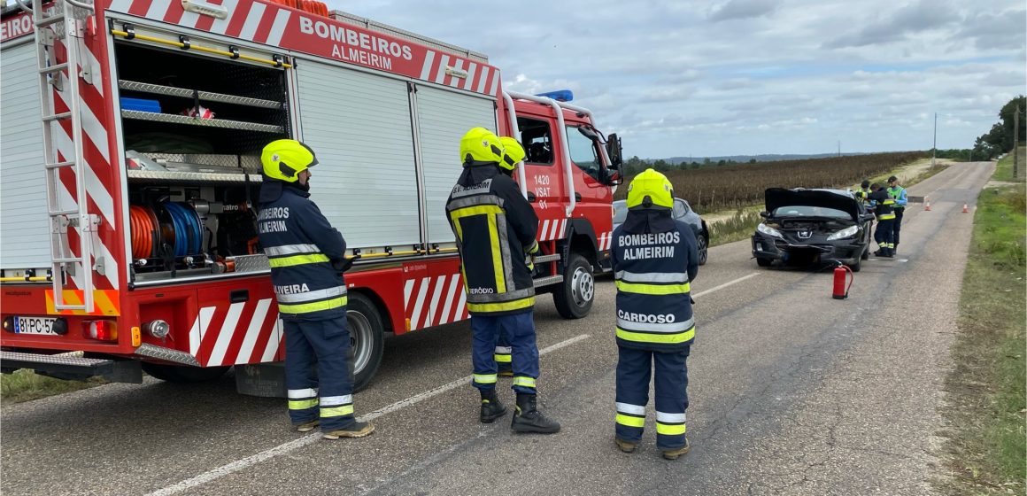 Colisão provoca um ferido na Estrada dos Paços